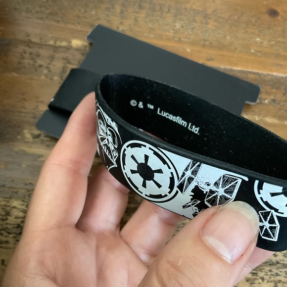 NEW BIOWORLD STAR WARS RUBBER BRACELETS - Picture 4 of 7